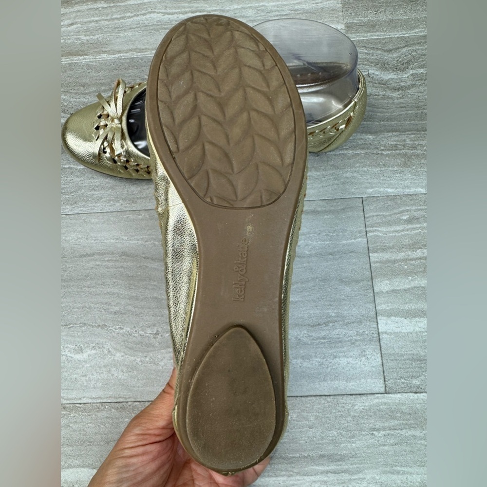 Kelly & Katie Dream Weaver Gold Vegan Leather Bow Tie Flats Womens 6 - Picture 7 of 10